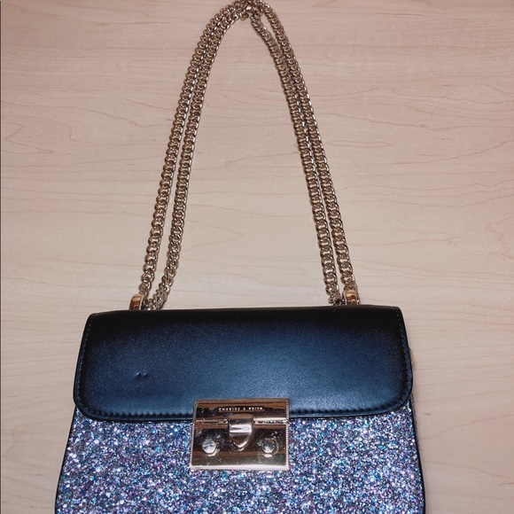 Charles Keith Super Bling Chain Bag without any scratch or mark, 90% New. - Picture 2 of 7